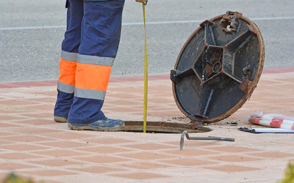 comment déboucher un wc avec une bouteille Montgeron